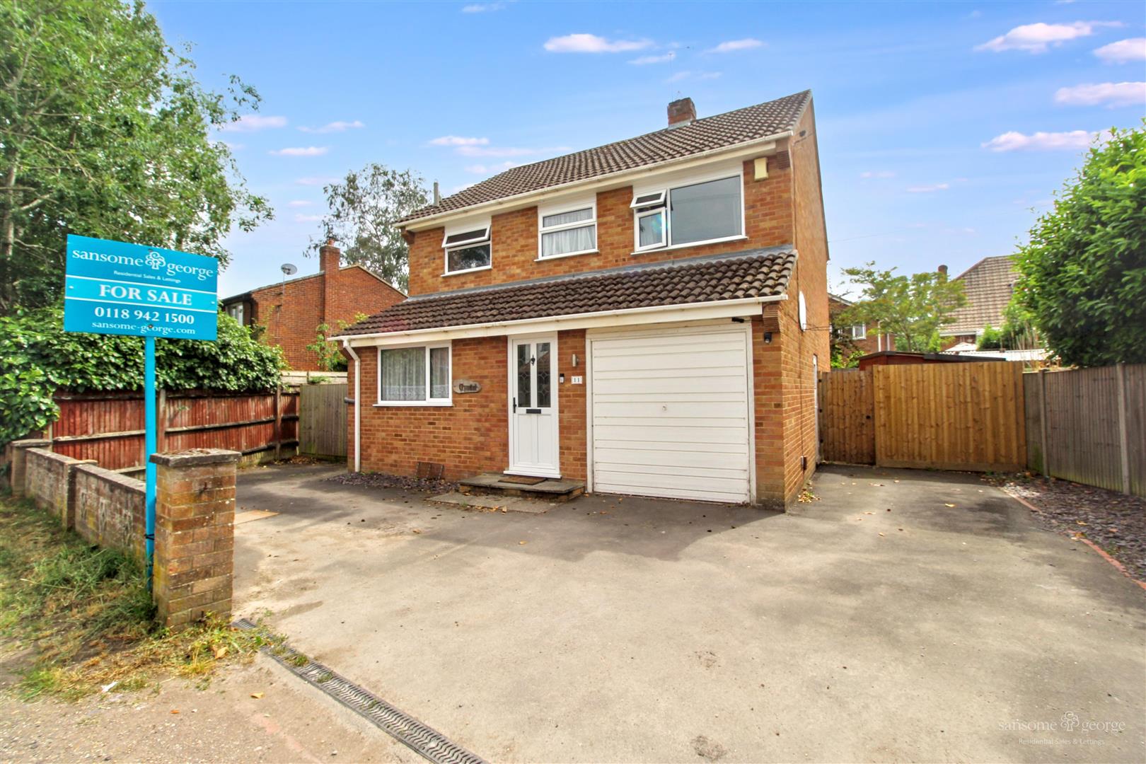 4 bed property in Oak Tree Walk, Reading